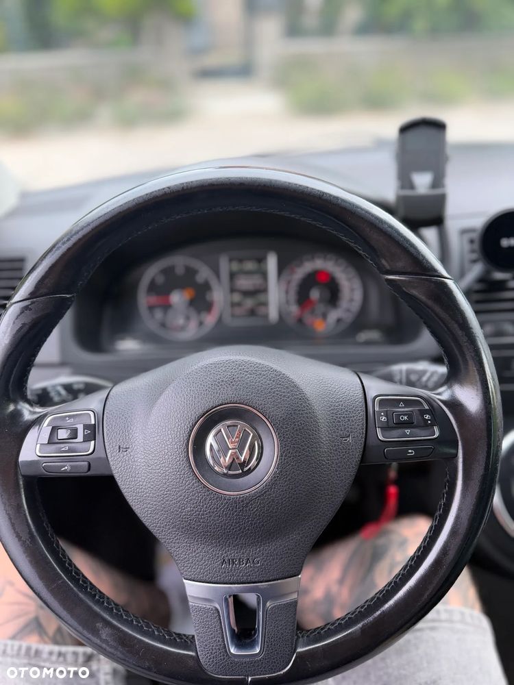 Volkswagen Multivan - 7
