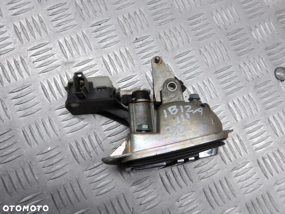 SEAT IBIZA III 02-05 HB 3D 1.9TDI KLAMKA EMBLEMAT KLAPY BAGAŻNIKA - 2