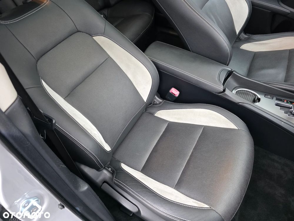 Toyota Avensis Touring Sports 1.8 Multidrive S Executive - 27