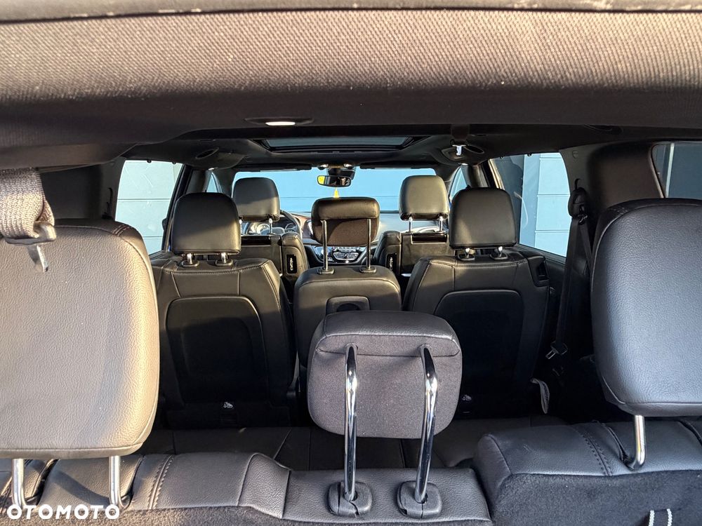 Chrysler Pacifica - 12
