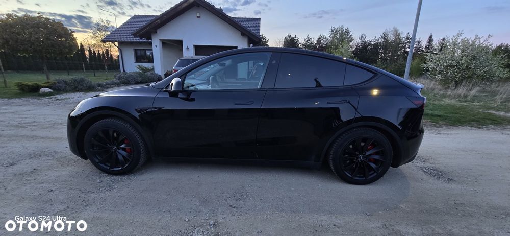 Tesla Model Y Performance Dual Motor AWD - 4