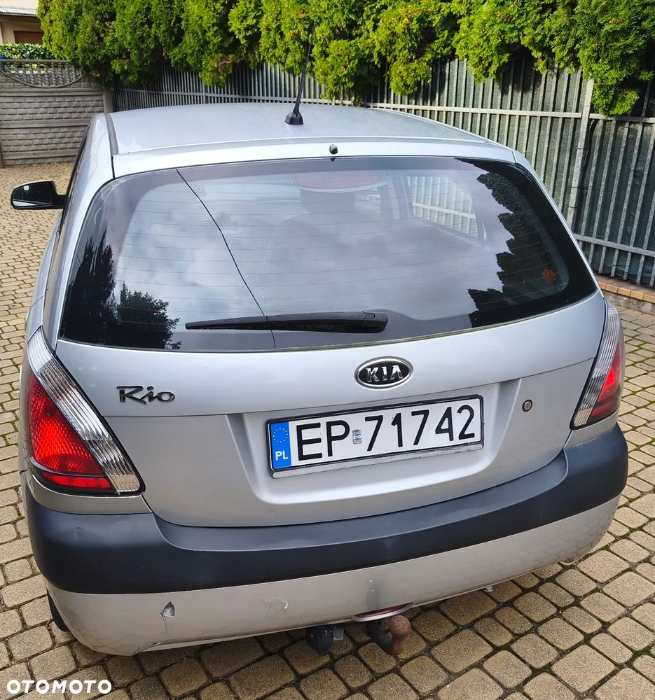 Kia Rio - 10