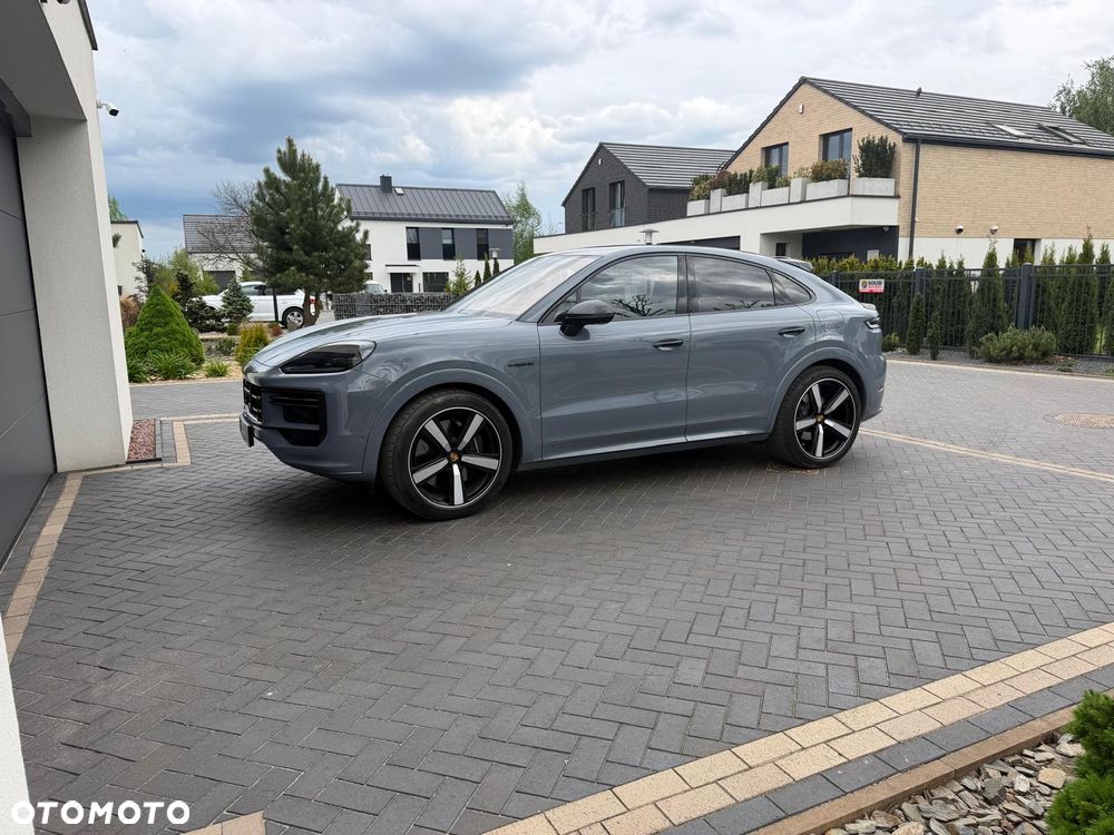 Porsche Cayenne Turbo E-Hybrid PHEV - 2