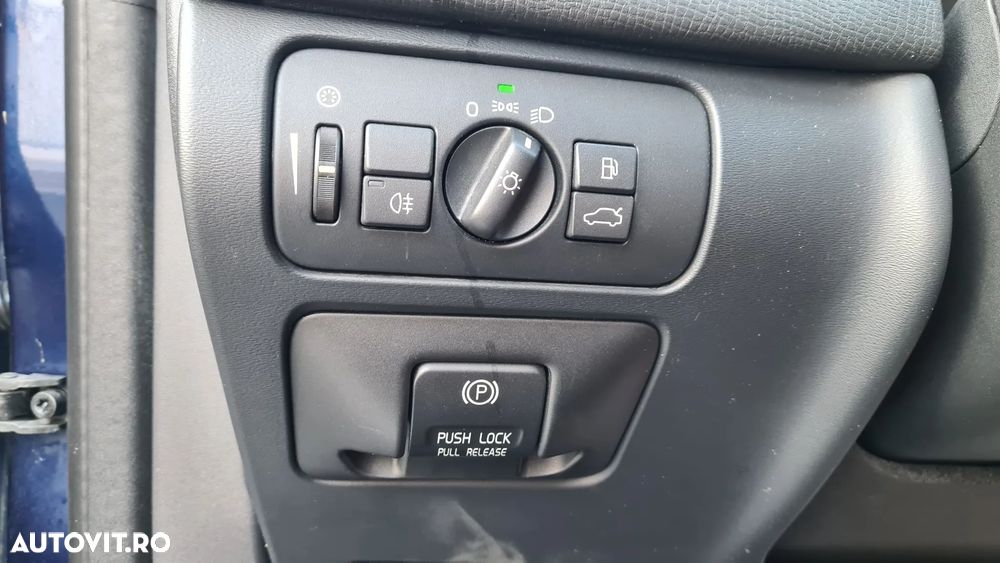 Volvo XC 60 D5AWD Ocean Race - 28