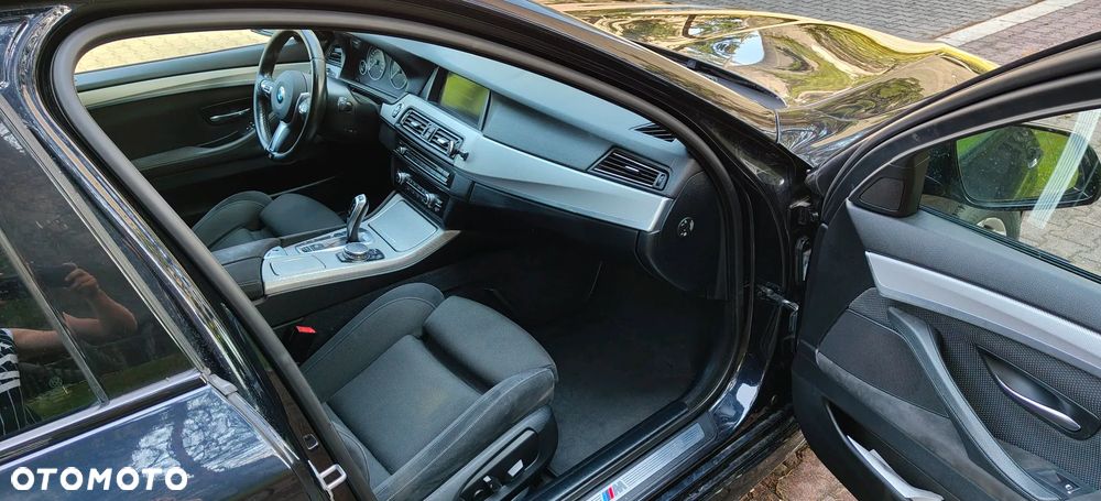 BMW Seria 5 530d xDrive Modern Line - 9