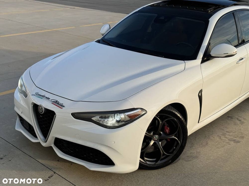 Alfa Romeo Giulia - 8
