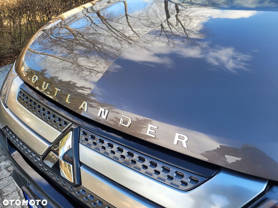 Mitsubishi Outlander 2.0 Intense + Navi 4WD CVT - 20