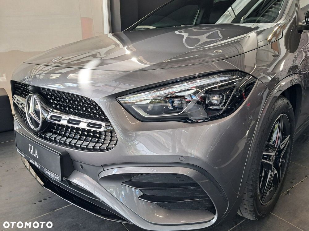 Mercedes-Benz GLA - 5