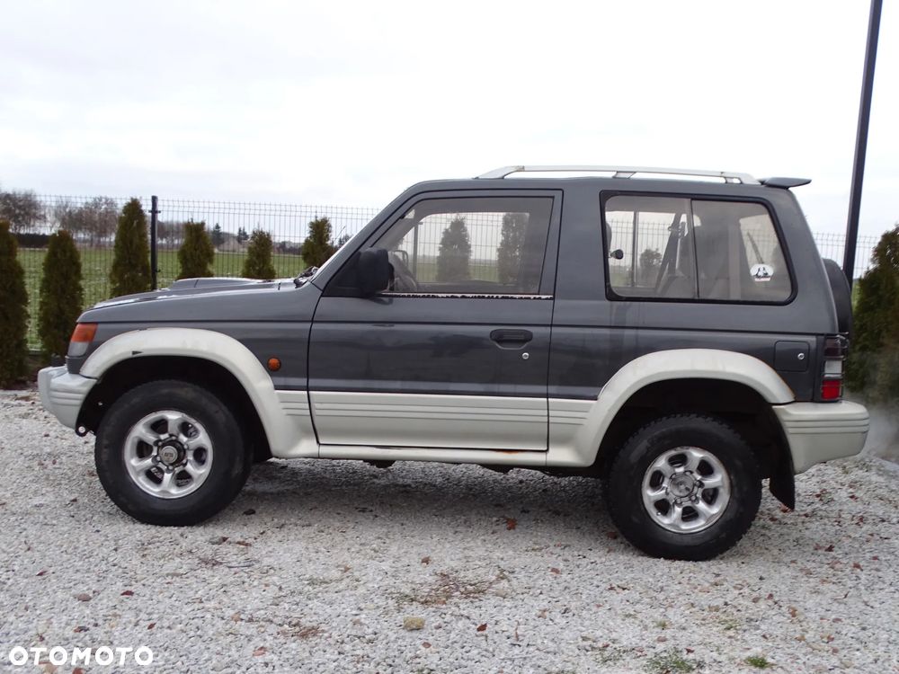 Mitsubishi Pajero - 4