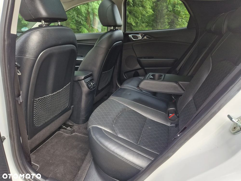 Kia XCeed - 23