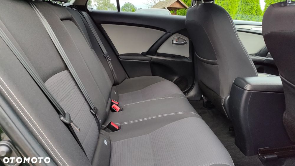 Toyota Avensis 2.0 D-4D Premium - 22