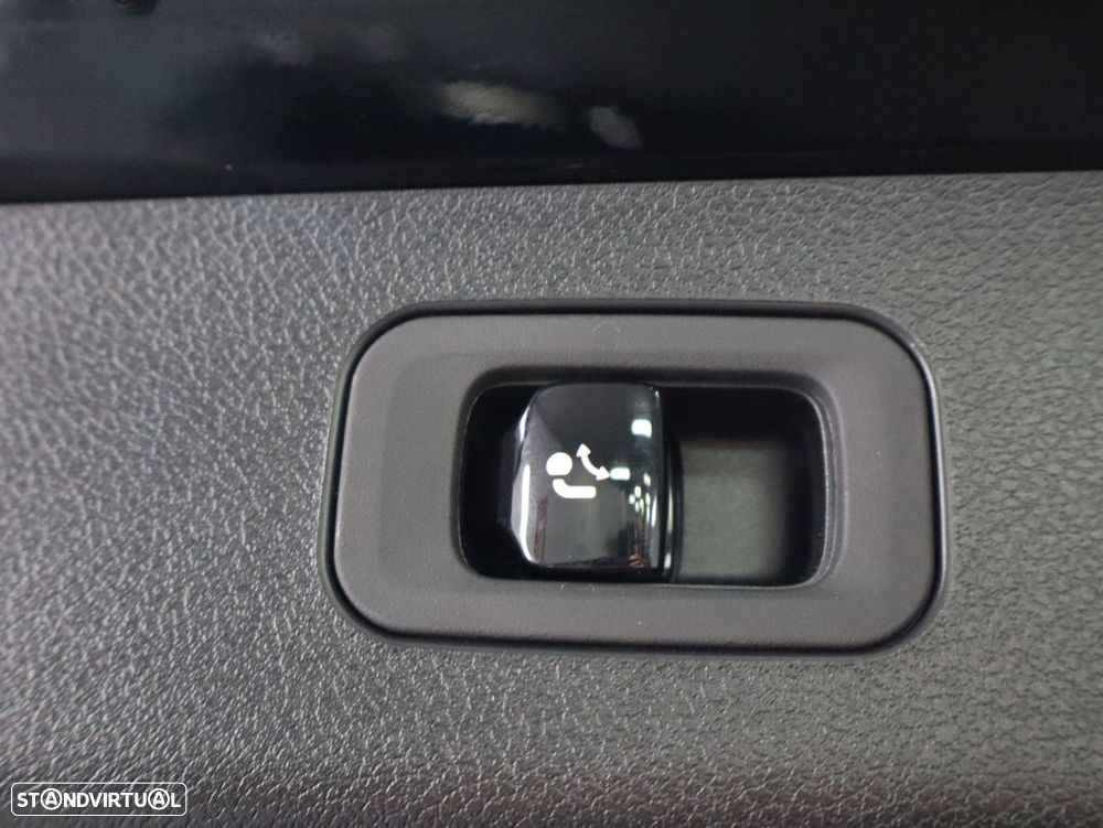 Mercedes-Benz E 53 AMG Hybrid 4Matic+ - 42