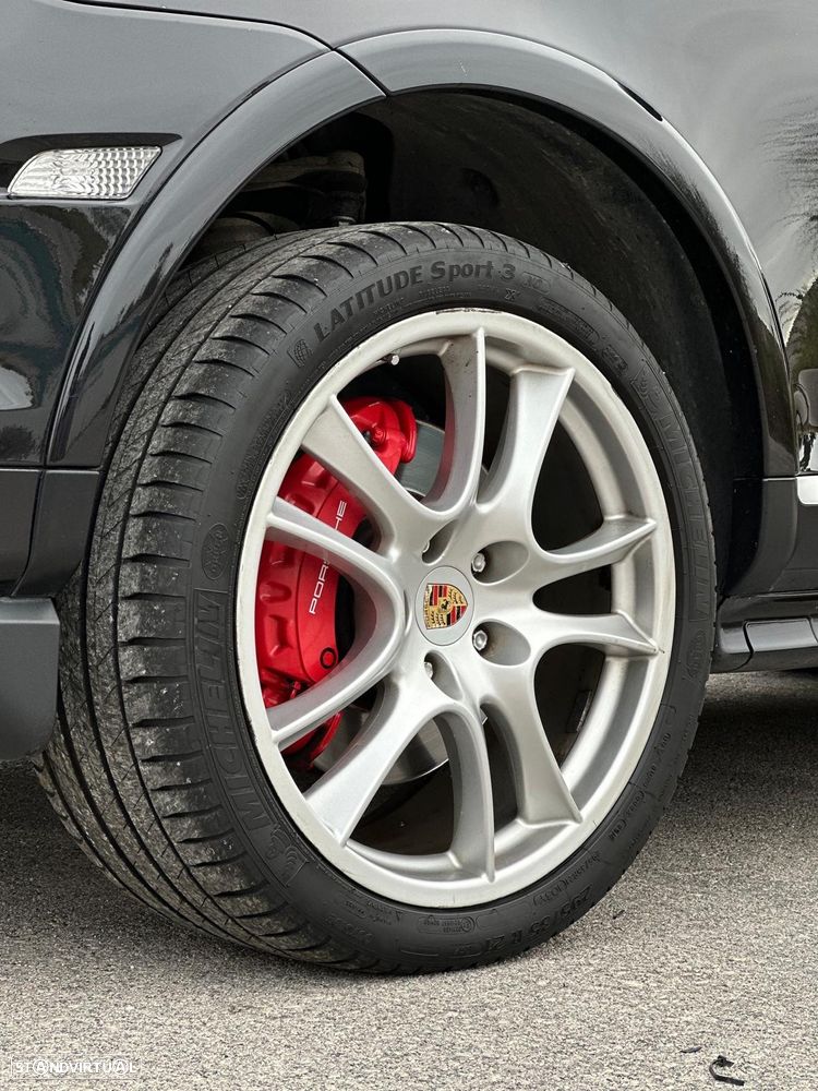 Porsche Cayenne Turbo - 2