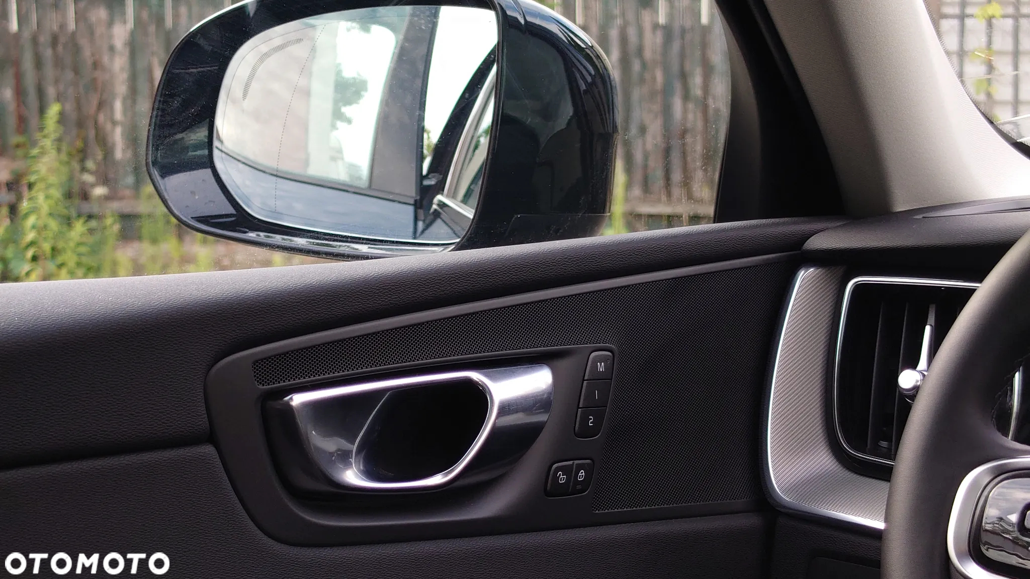 Volvo XC 60 T6 AWD Plug-in Hybrid Plus Dark - 11