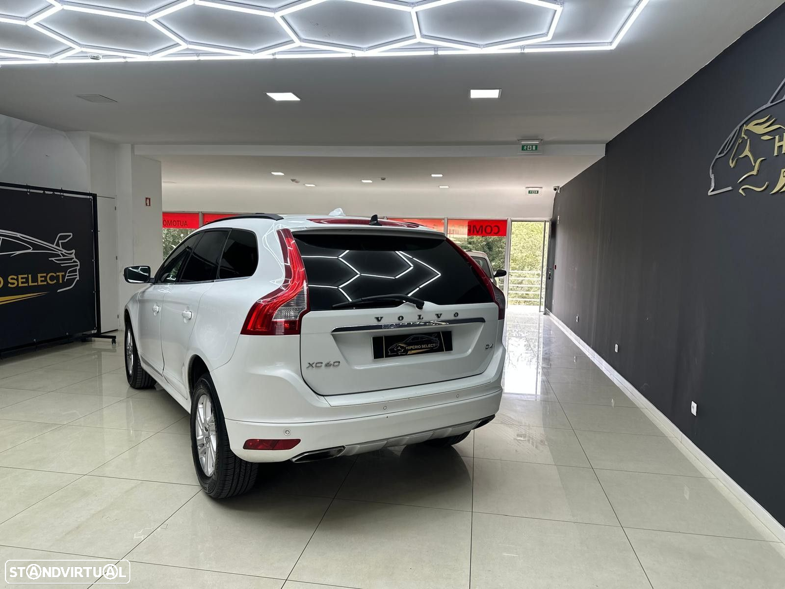 Volvo XC 60 2.0 D4 R-Design Momentum - 7