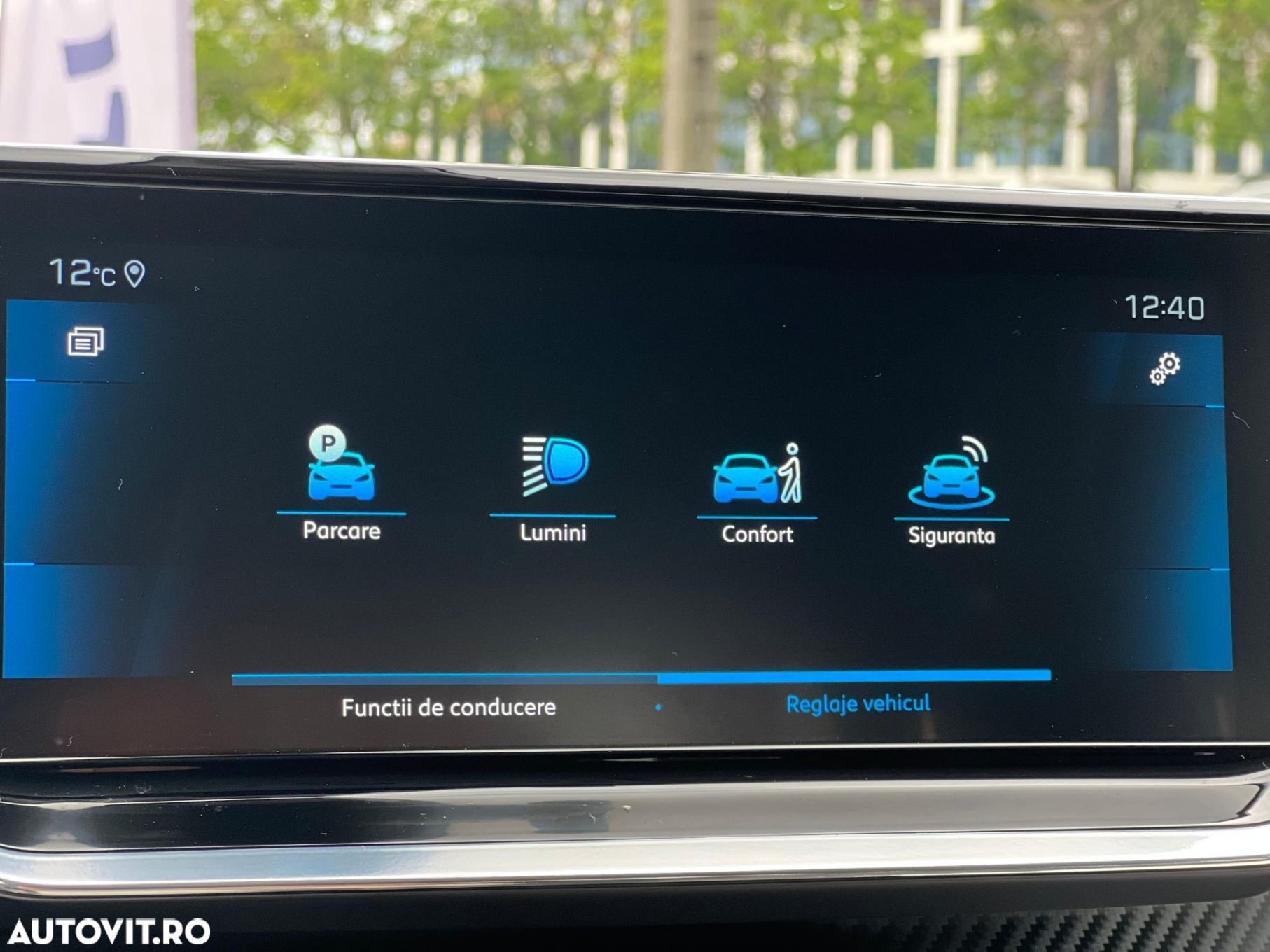 Peugeot 2008 1.2 L PureTech STT EAT8 Allure - 23