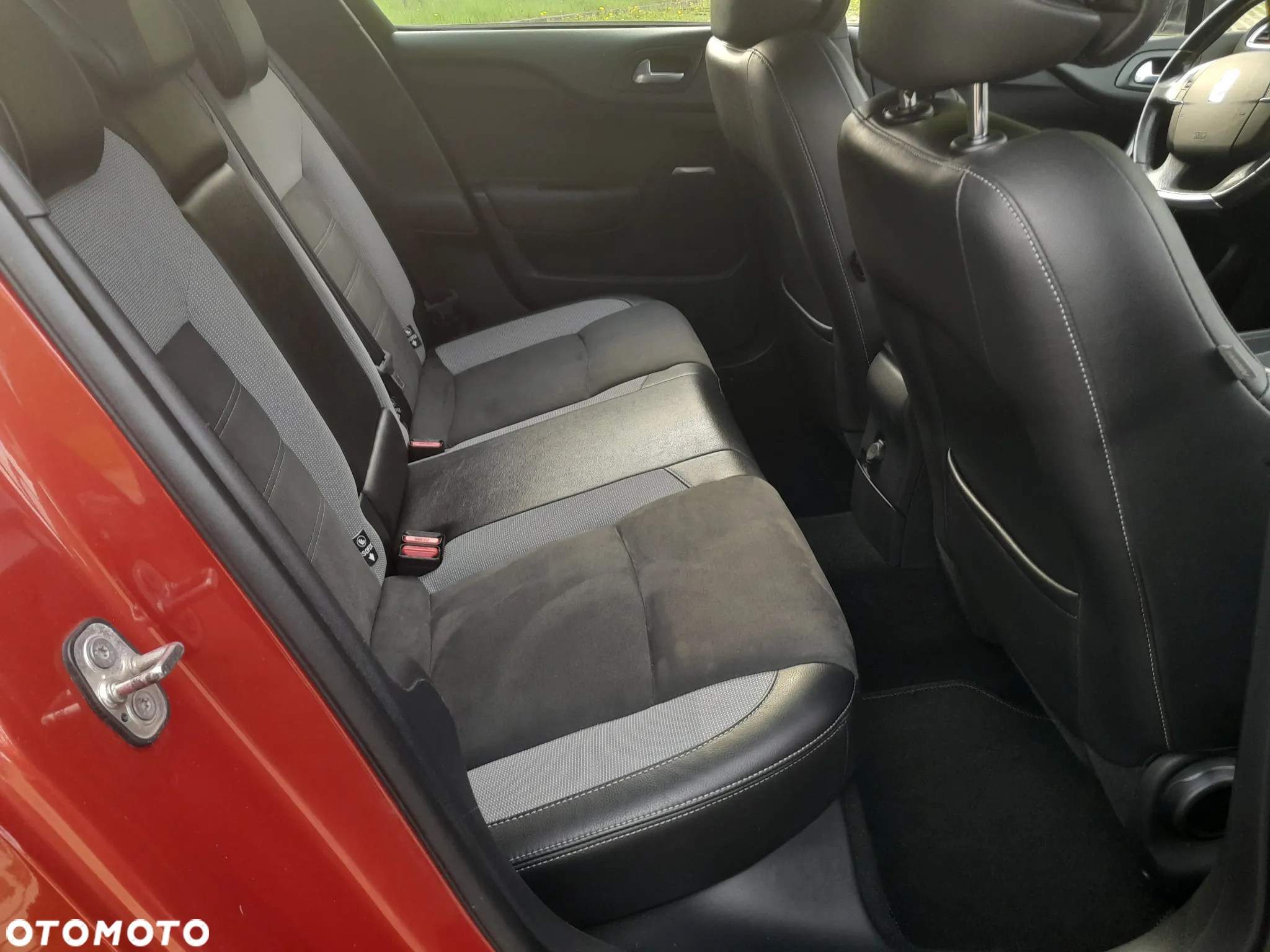 Citroën DS4 1.6 e-HDi SoChic MCP - 16