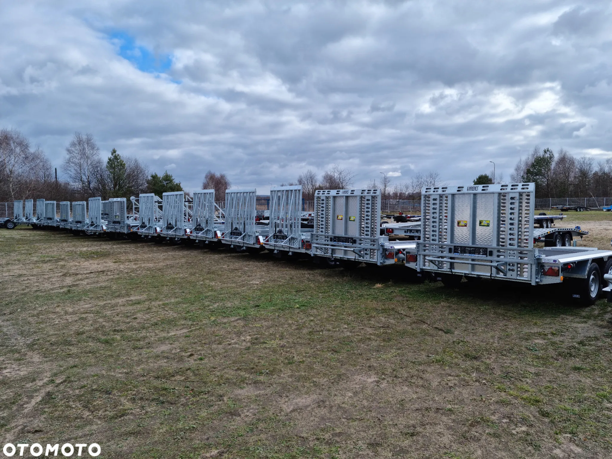 Wiola B3540 MAX - 400 x 170 cm | 2546kg ładowności | trap stalowy | 3-osiowa budowlanka - 29