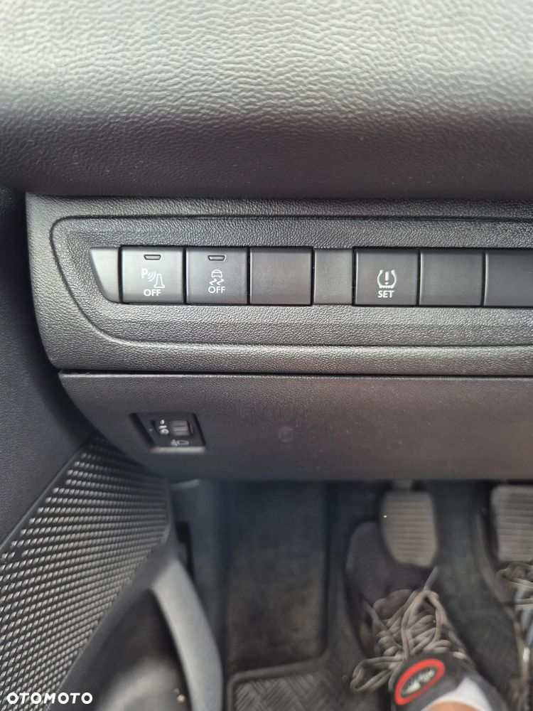 Peugeot 208 1.2 PureTech Style - 18