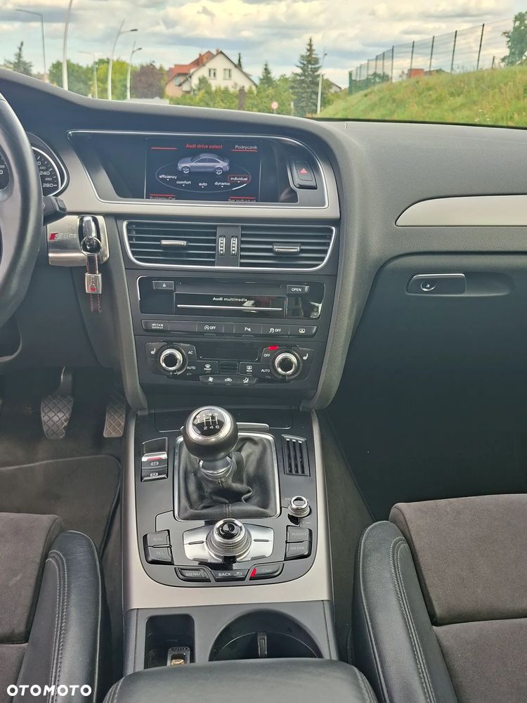 Audi A4 Limousine - 11
