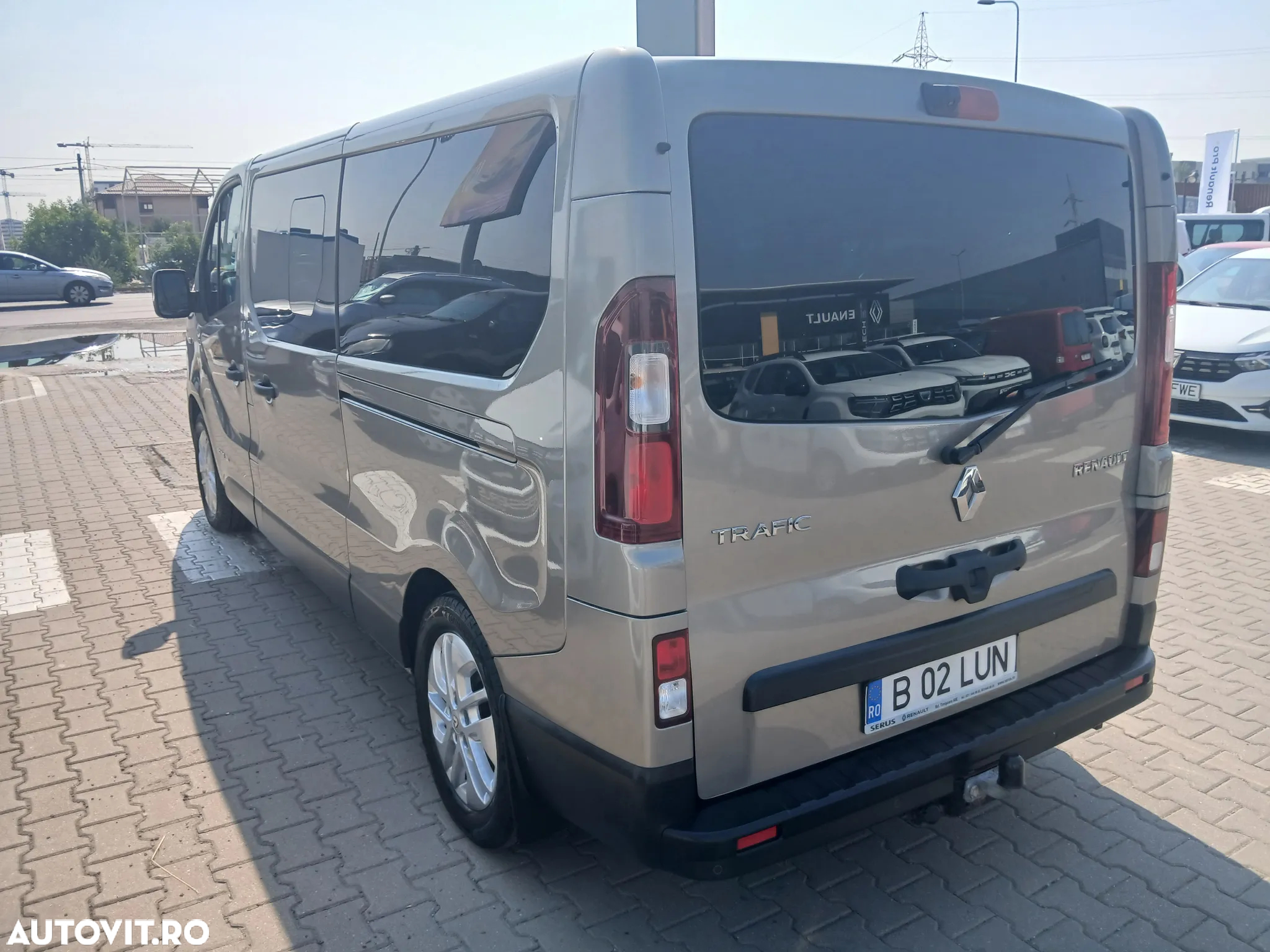 Renault Trafic Combi L2H1 1.6 dCi TT 145 7+1 Expression Plus - 4