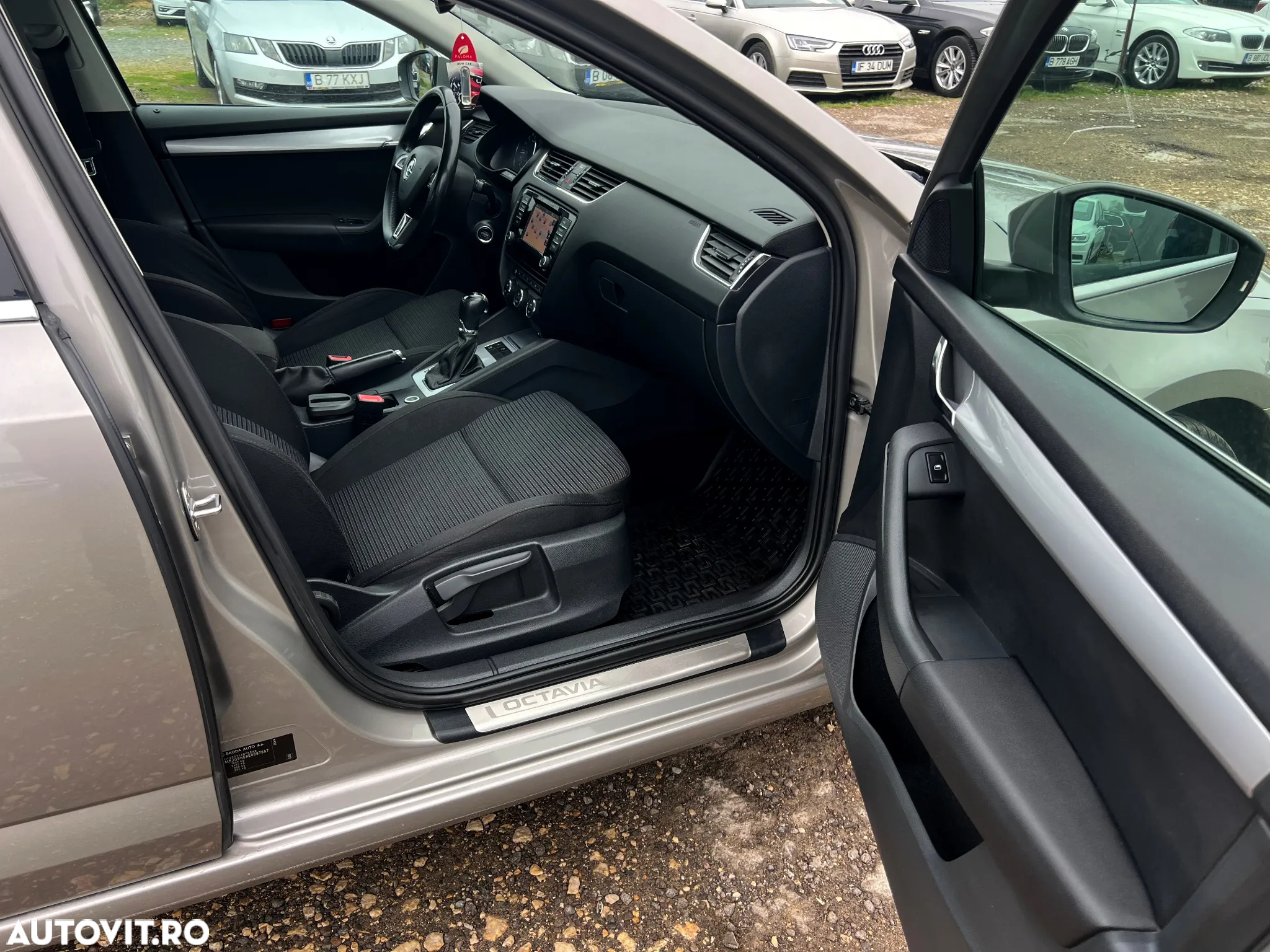 Skoda Octavia 1.6 TDI DSG Ambition - 19
