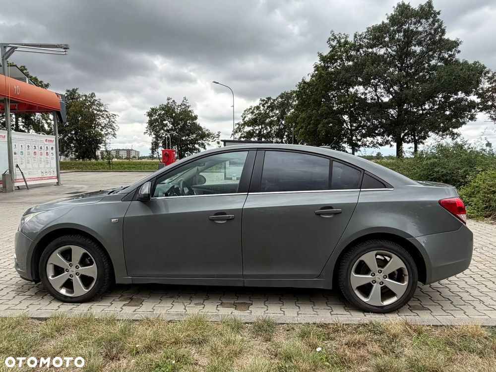 Chevrolet Cruze 1.8 LS - 3