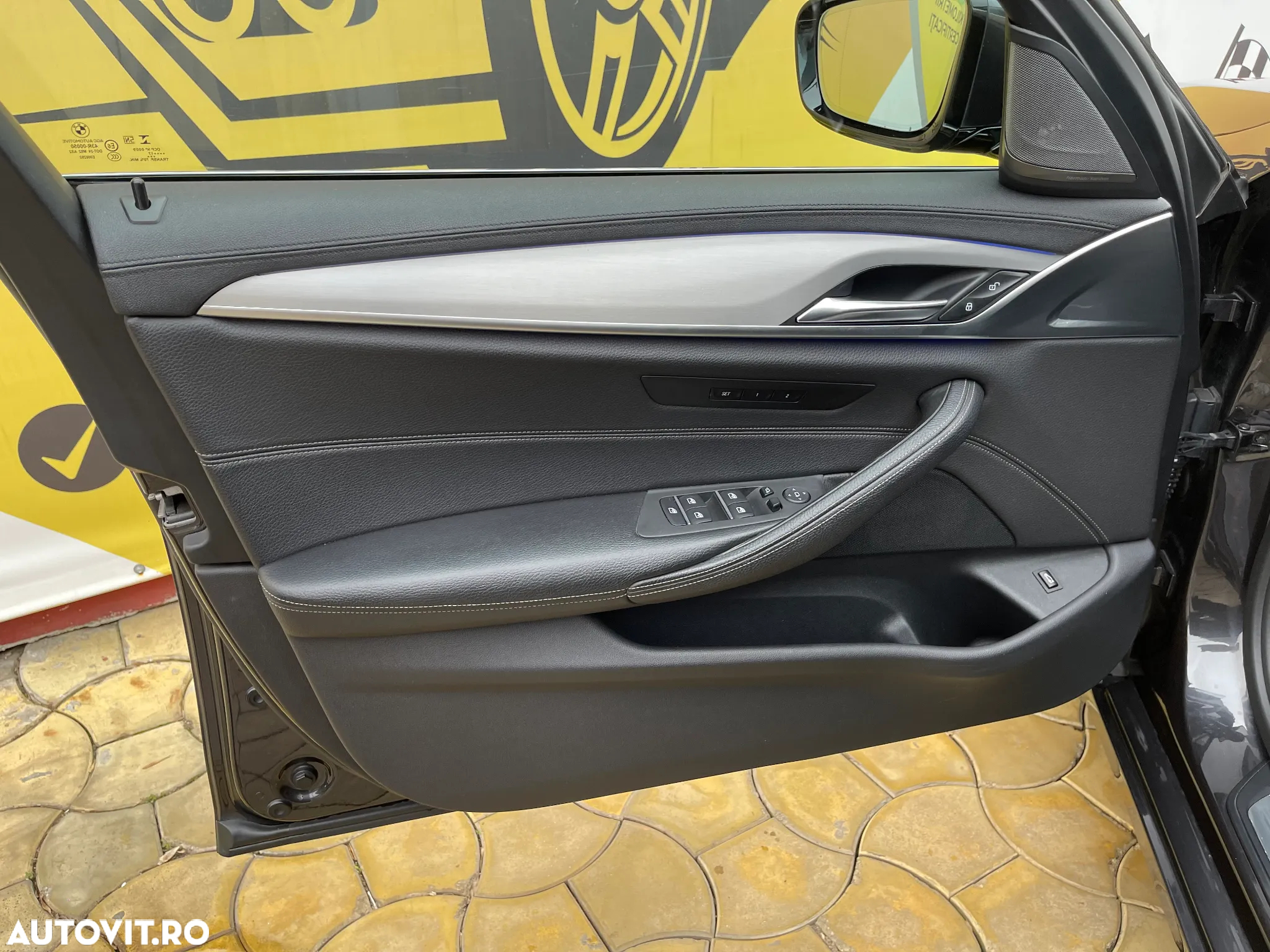 BMW Seria 5 520d xDrive AT - 25