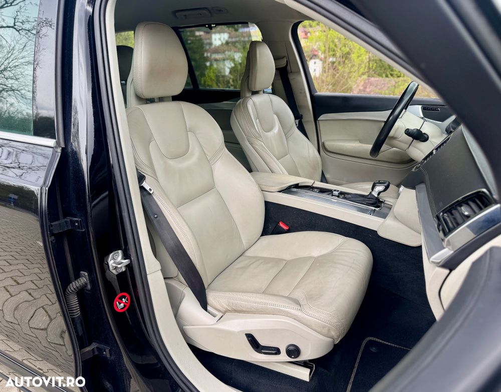 Volvo XC 90 D5 AWD Momentum - 4