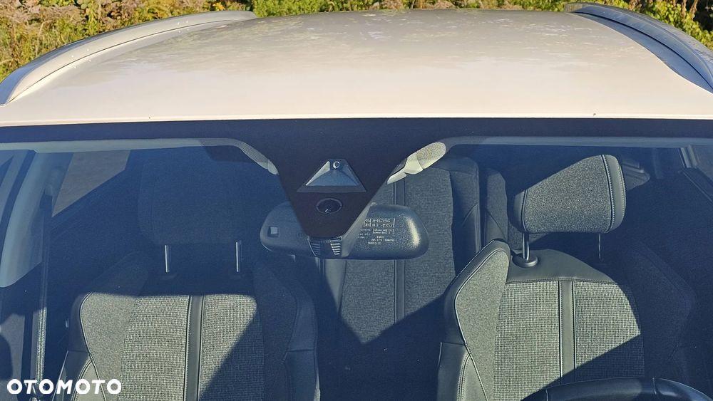 Peugeot 5008 1.6 PureTech Allure S&S EAT8 - 19