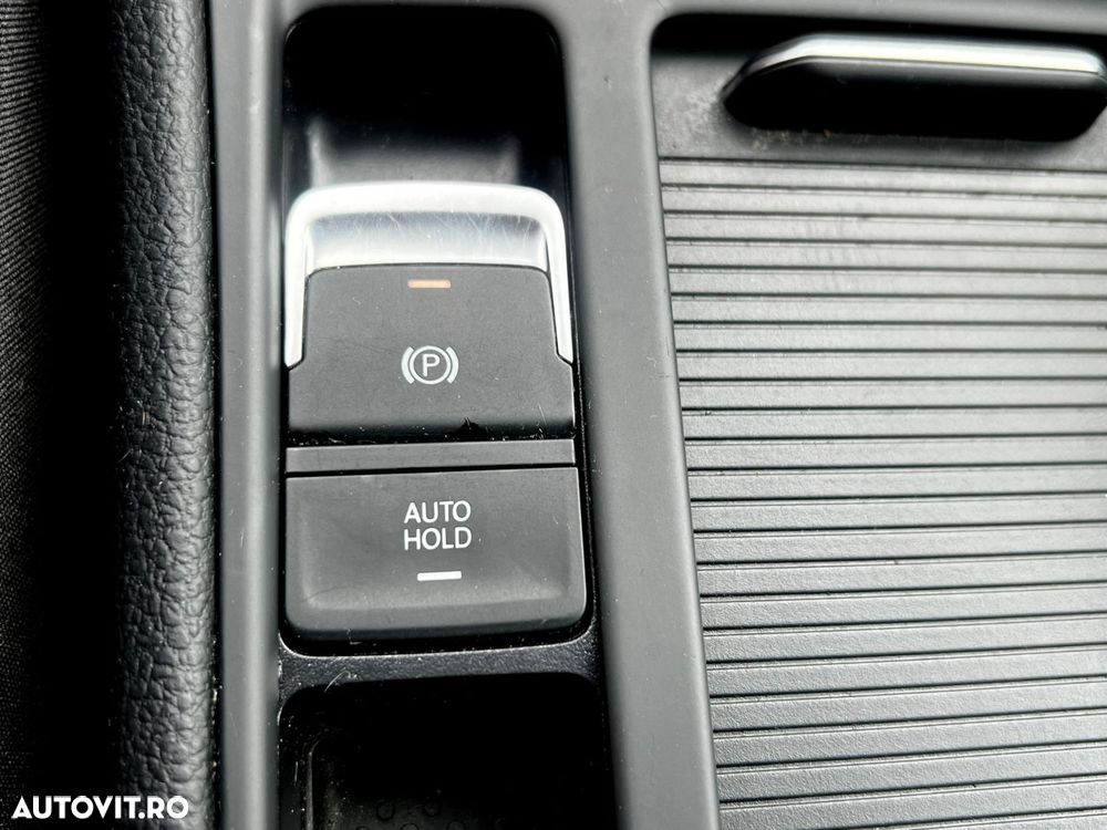 Volkswagen Golf - 22