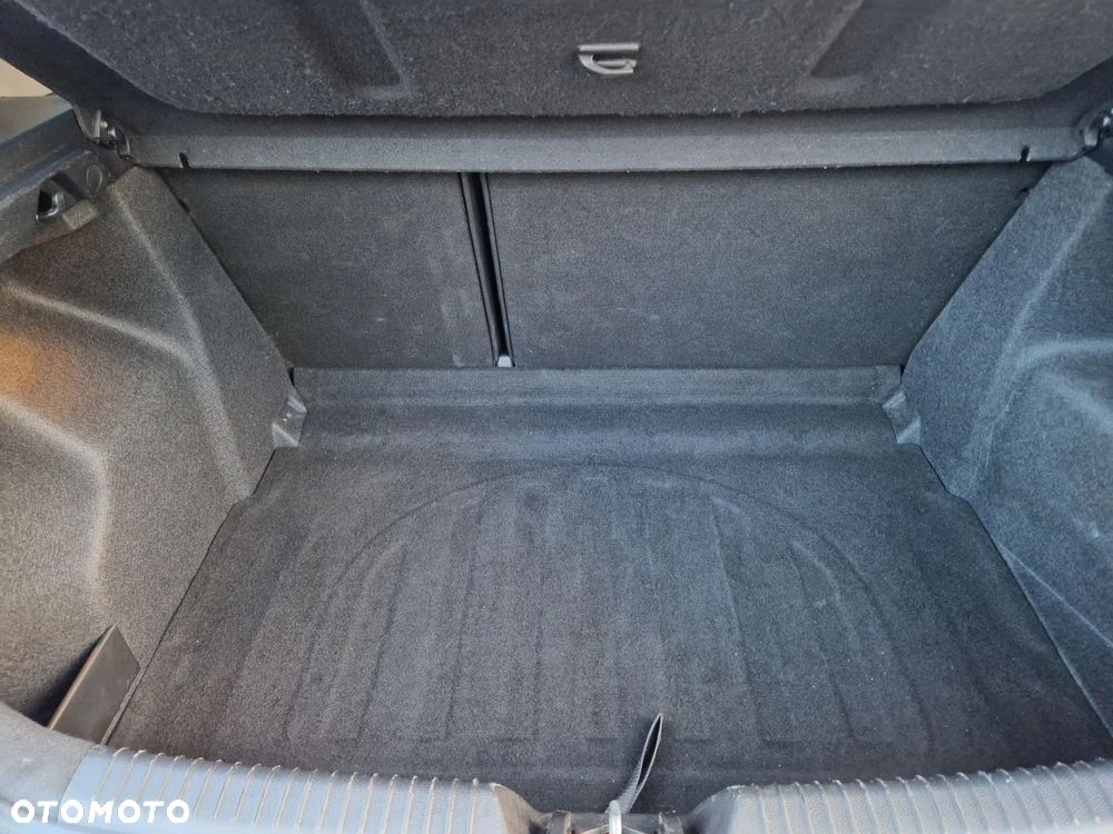 Kia Ceed 1.6 GDI M DCT - 11