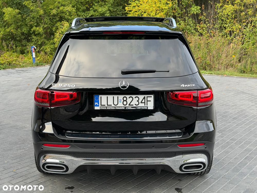 Mercedes-Benz GLB 250 4Matic 8G-DCT - 6