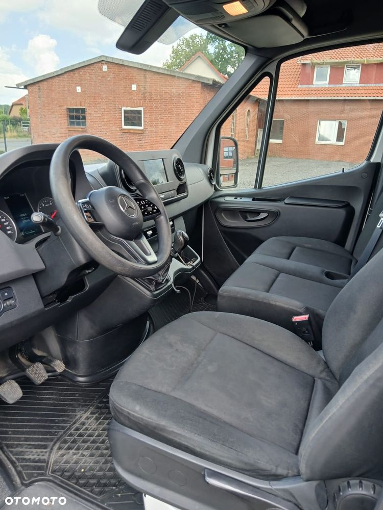 Mercedes-Benz Sprinter - 10