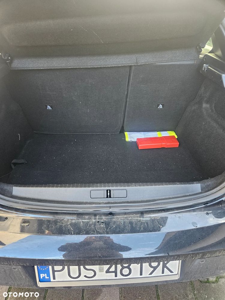 Peugeot 208 - 10