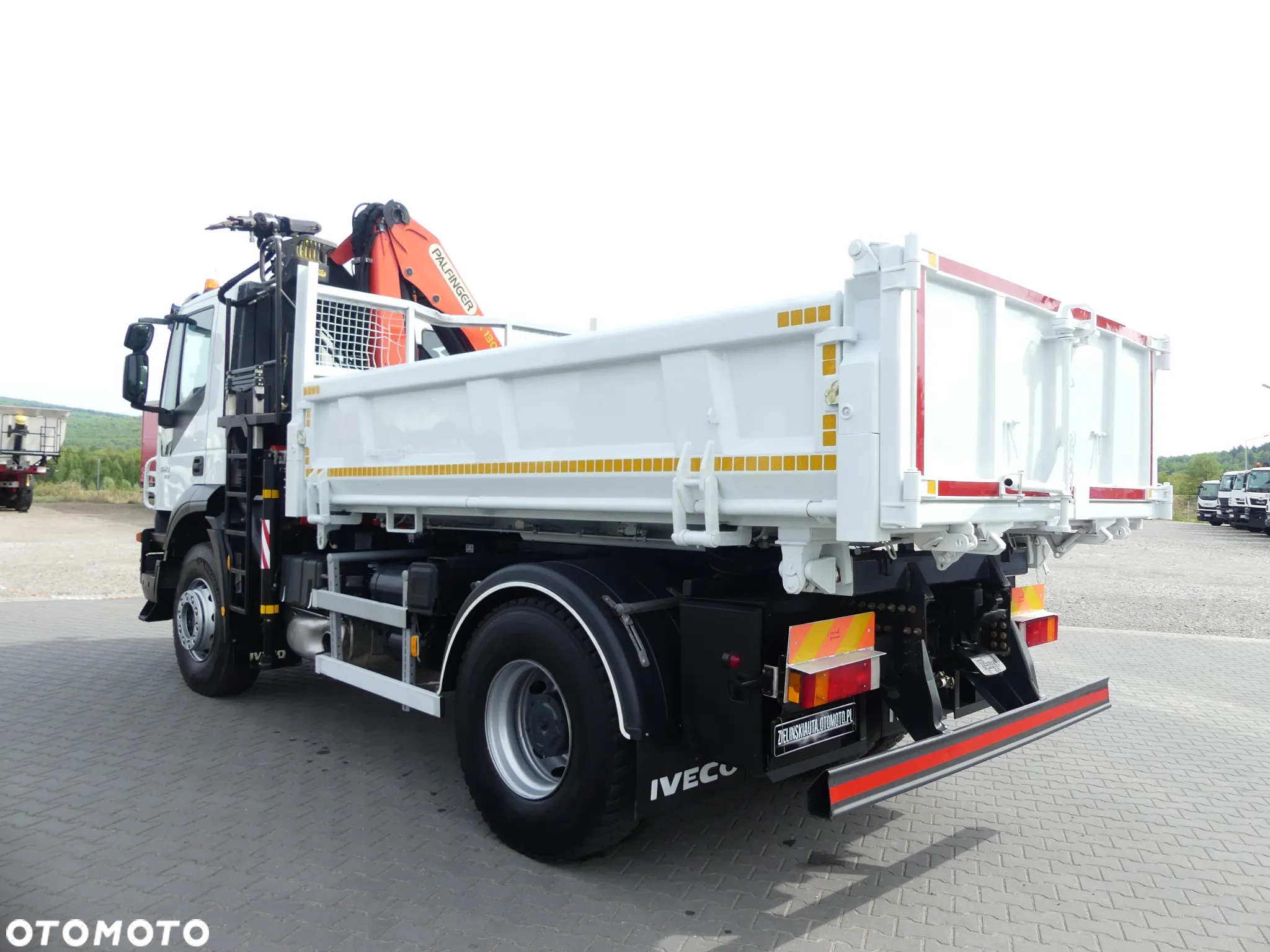 Iveco TRAKKER 360 / WYWROTKA + HDS PALFINGER PK13001 SKŁADANY W Z - 9