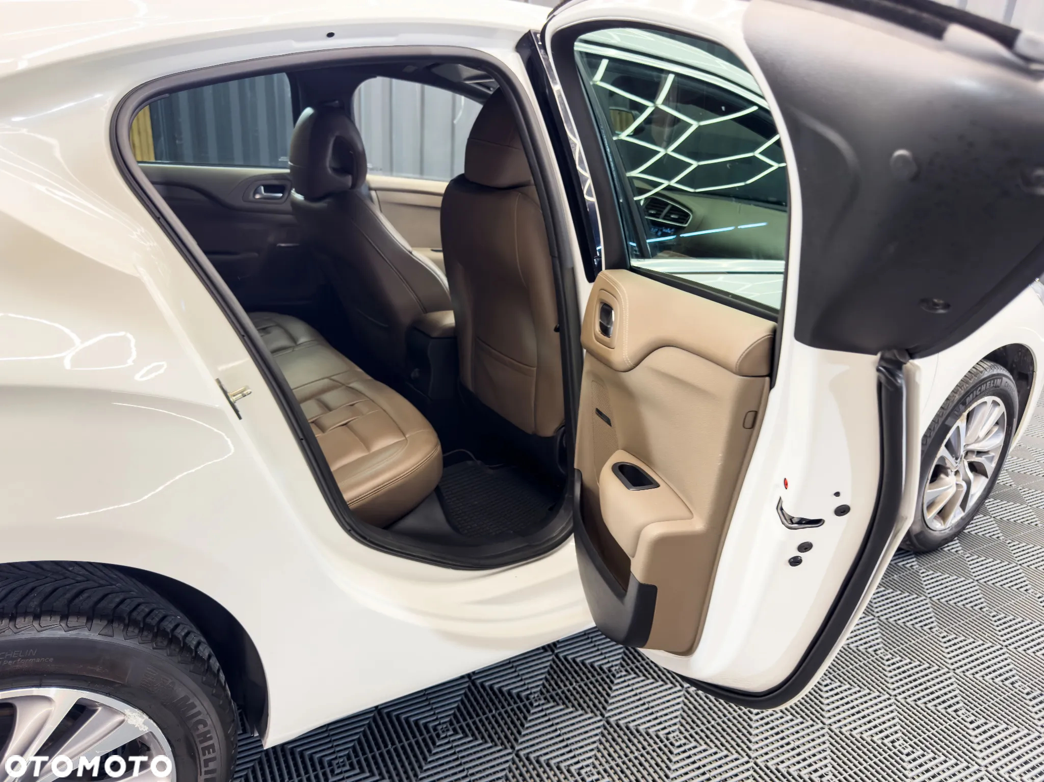 Citroën DS4 HDi 115 Chic - 18