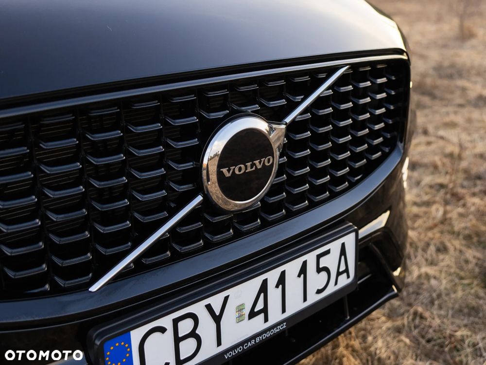 Volvo XC 60 B4 B Plus Dark - 19