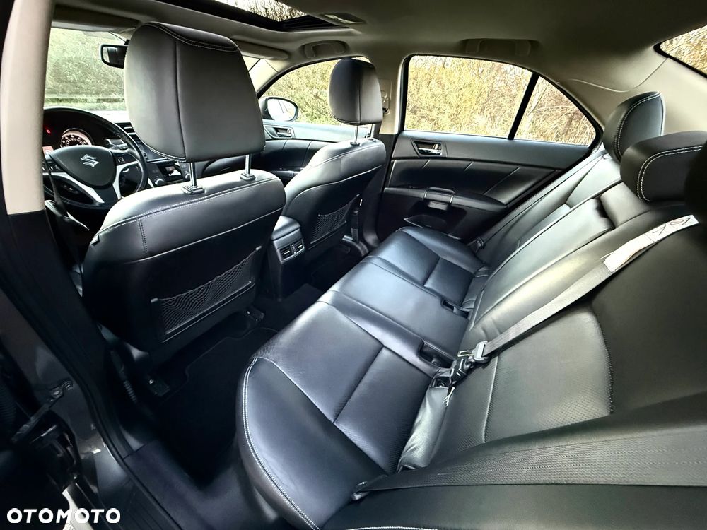 Suzuki Kizashi 2.4 Sport 4WD CVT - 15