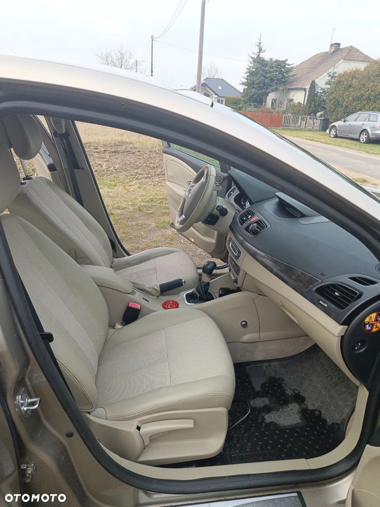 Renault Fluence 1.6 16V Expression - 14