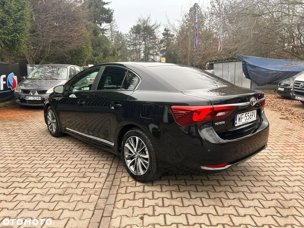 Toyota Avensis 1.8 Premium - 4