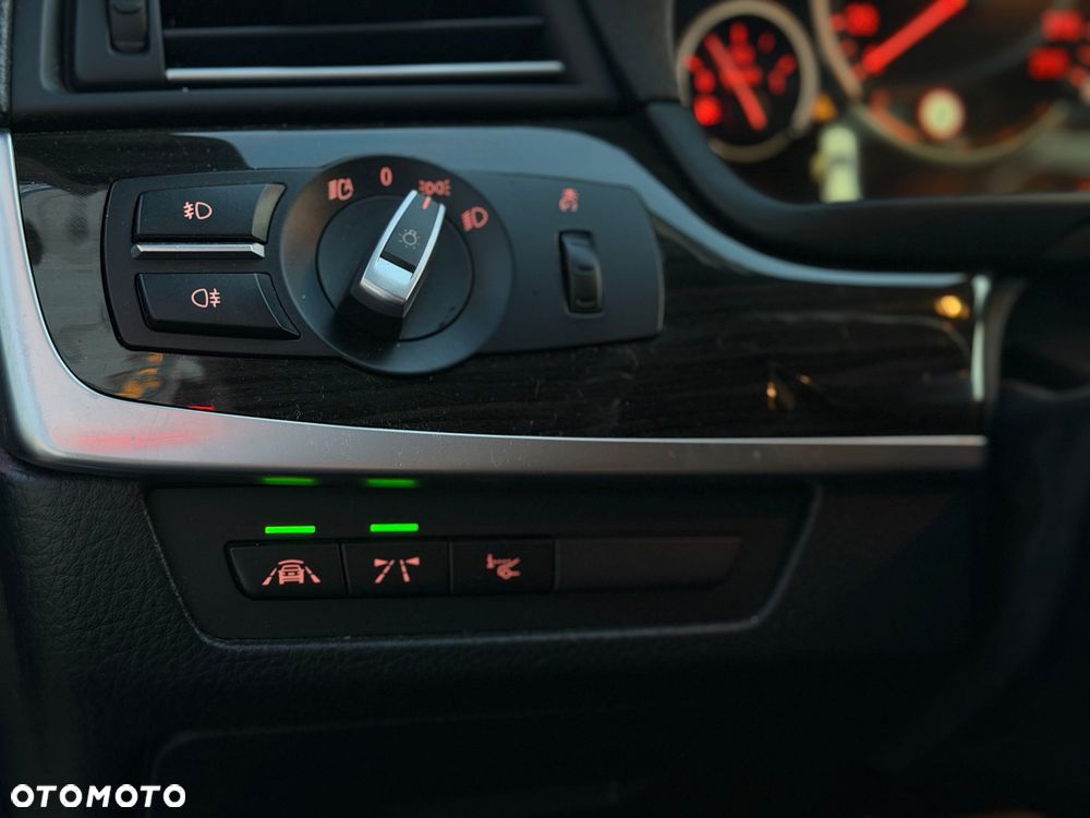 BMW Seria 5 520d xDrive M Sport sport - 16