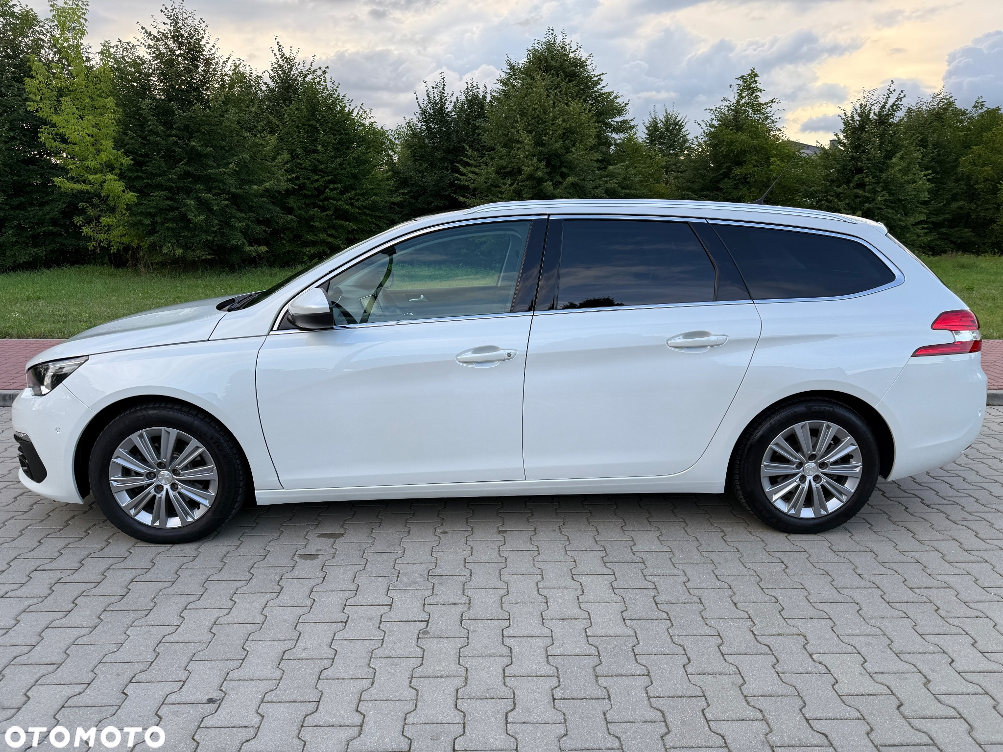 Peugeot 308 SW BlueHDi 120 EAT6 Stop & Start Allure - 6