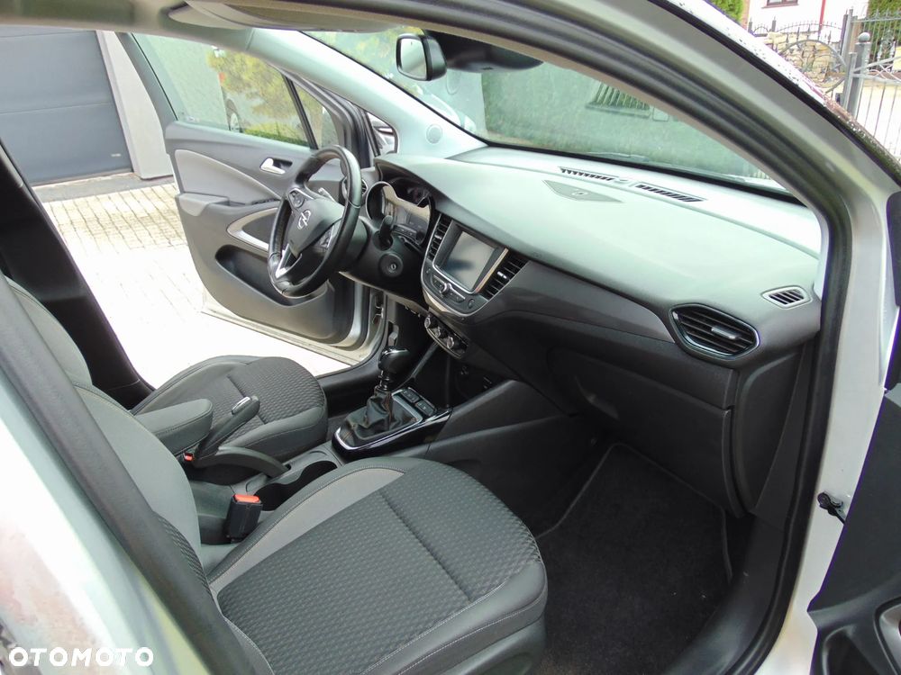 Opel Crossland X - 13