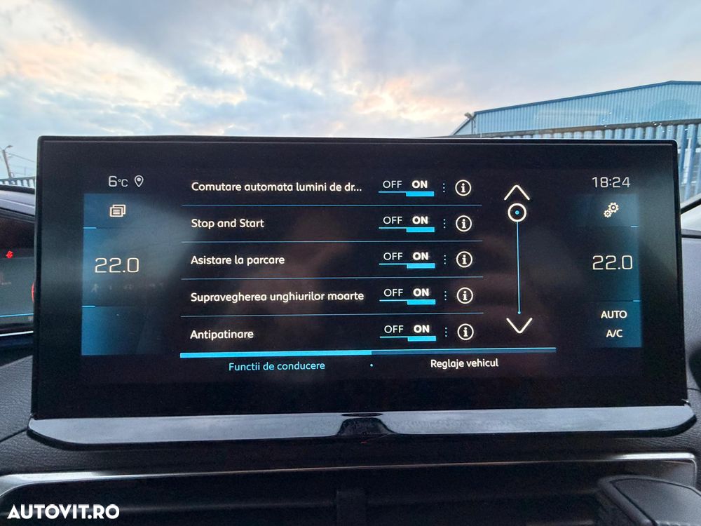 Peugeot 3008 1.2 PureTech Turbo S&S EAT8 Allure - 16