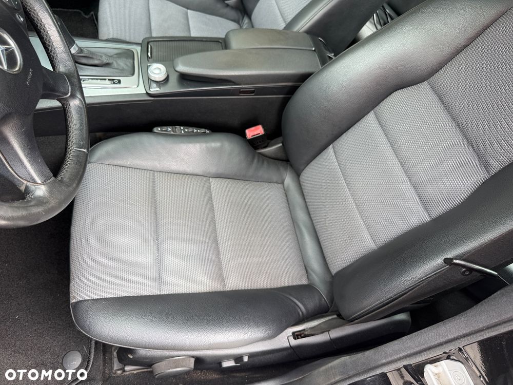 Mercedes-Benz Klasa C ver-200-7g--tronic-avantgarde-edition - 27