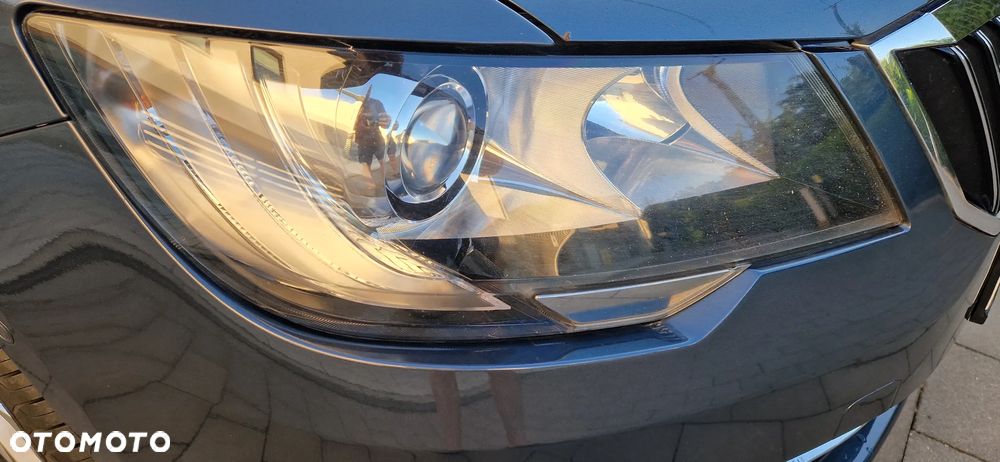 Skoda Superb 2.0 TDI DSG Exclusive - 19