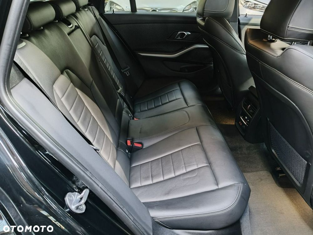 BMW Seria 3 - 16