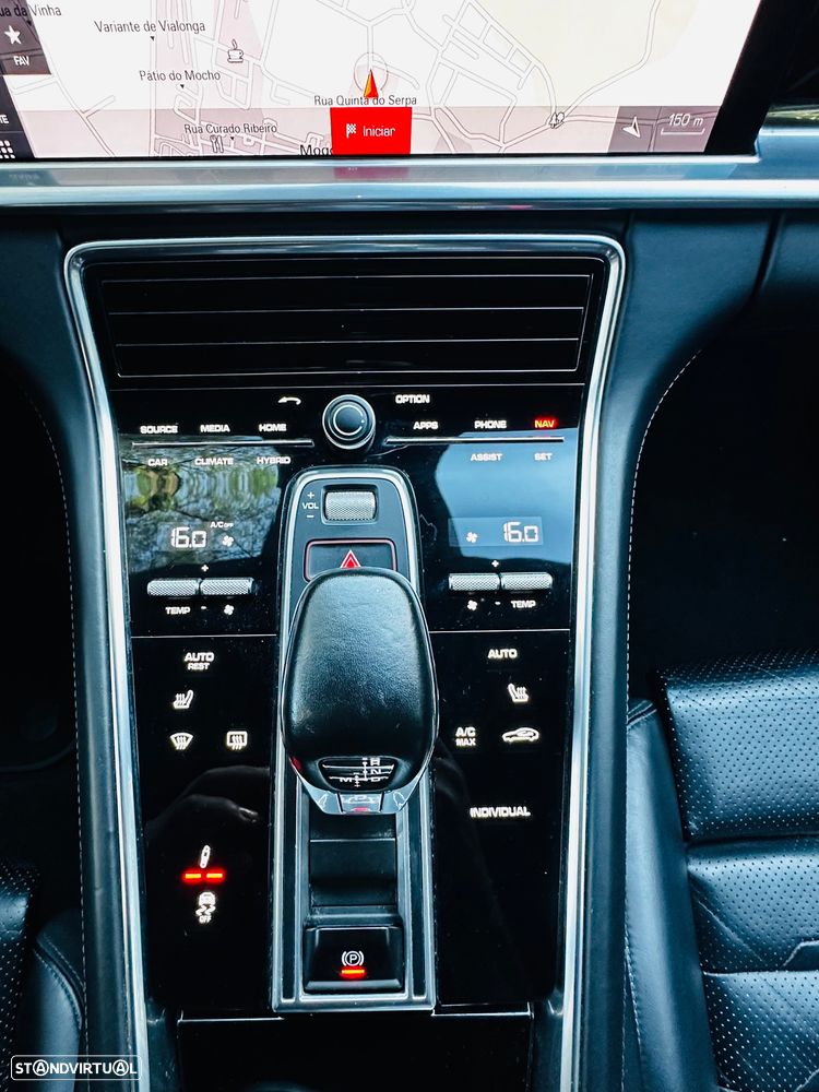 Porsche Panamera 4 E-Hybrid Edition 10 Anos - 34