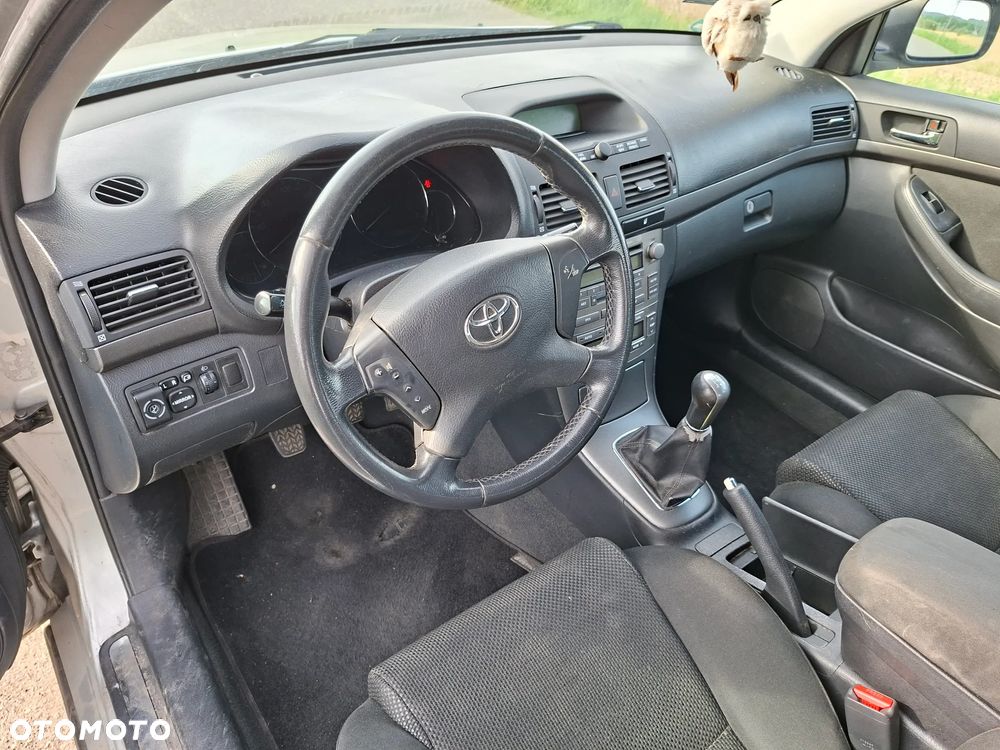 Toyota Avensis 1.8 VVT-i Luna - 33
